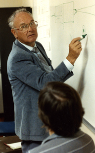 Tom Johnson at Celestron Feb. 1987 (49,296 bytes)